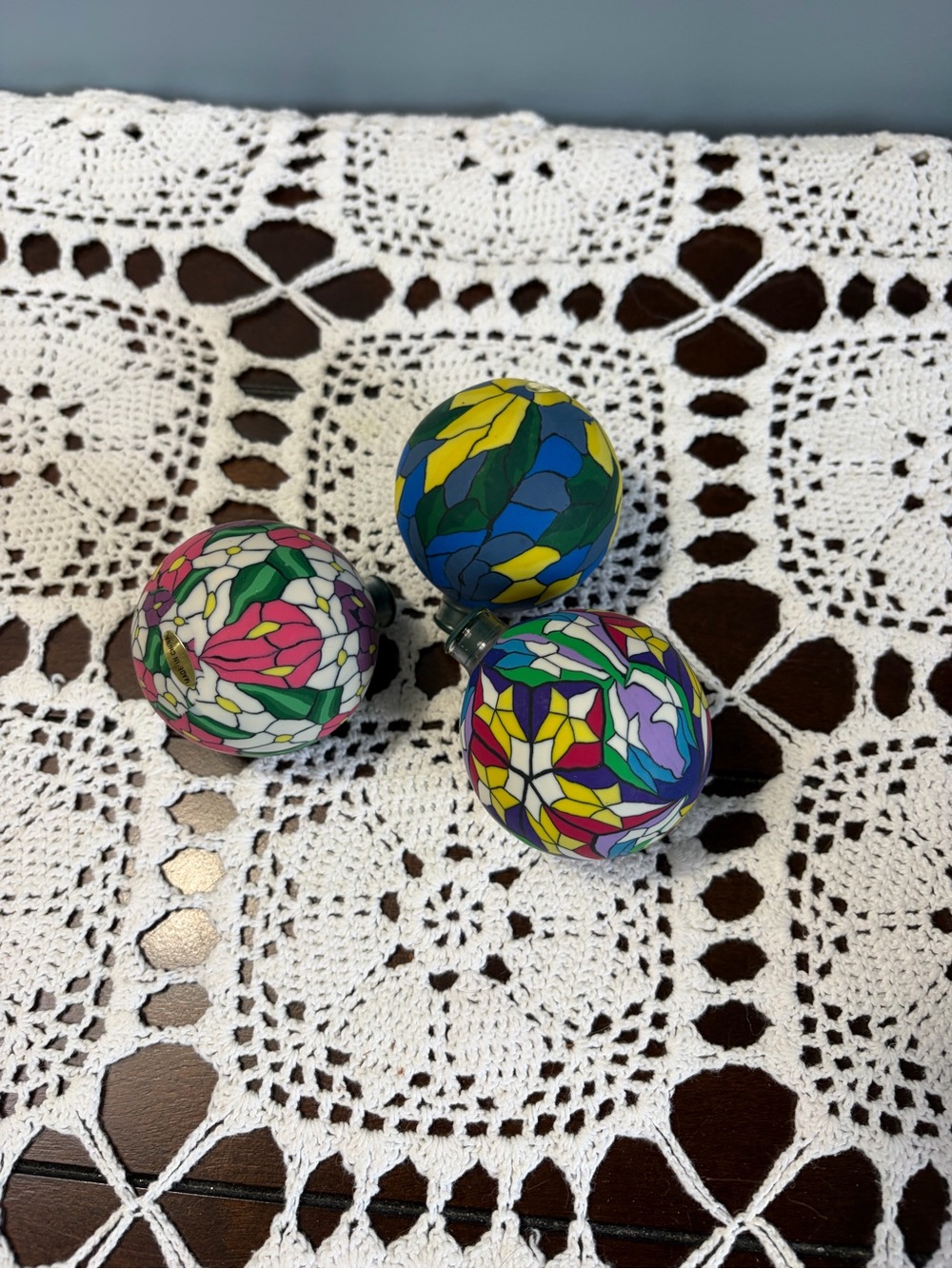 Tiffany Stained-Glass Light Covers Christmas Around The World